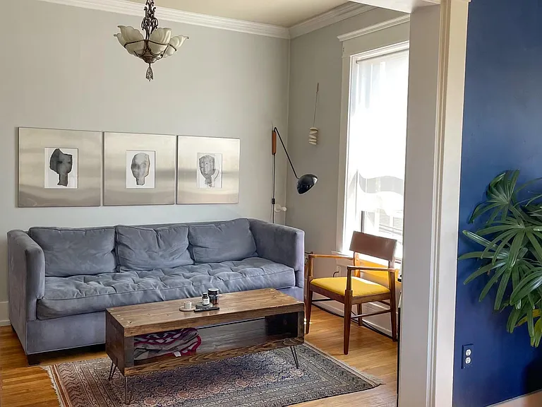 416 E Roy St — Photo 4