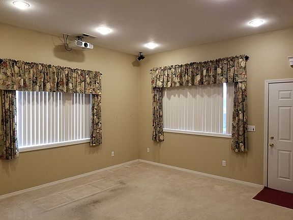 Family room with ent. sys.