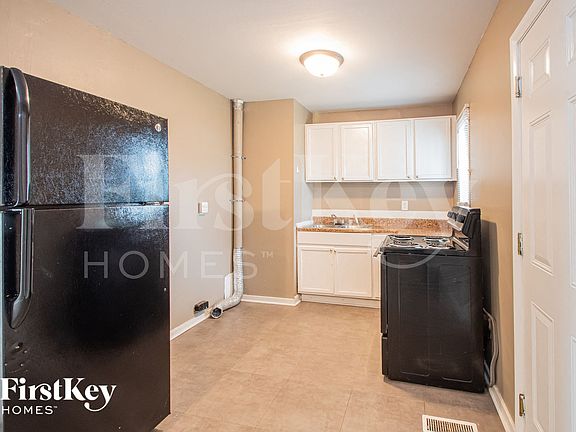 4th image of 3107 N Fuller Dr