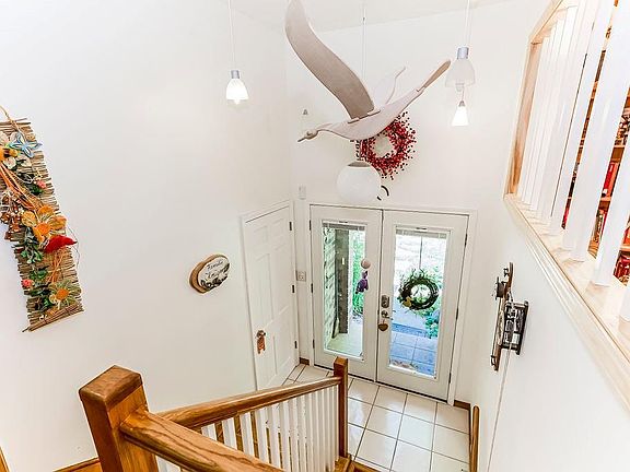 3rd image of 2209 Sunset Ct