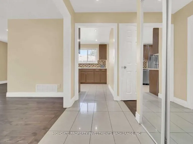 36 Reigate Ave #MAIN — Photo 3
