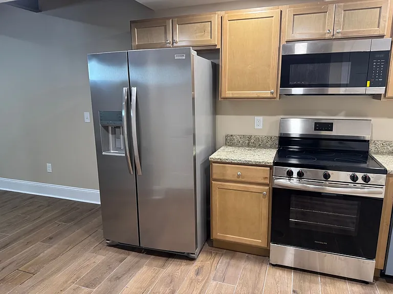 330 Linden Ave — Photo 21