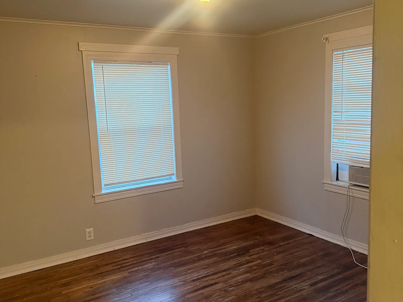 1 bed, 884 sqft, $750 — Photo 1