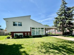 7219 Lyons St, Morton Grove, IL 60053
