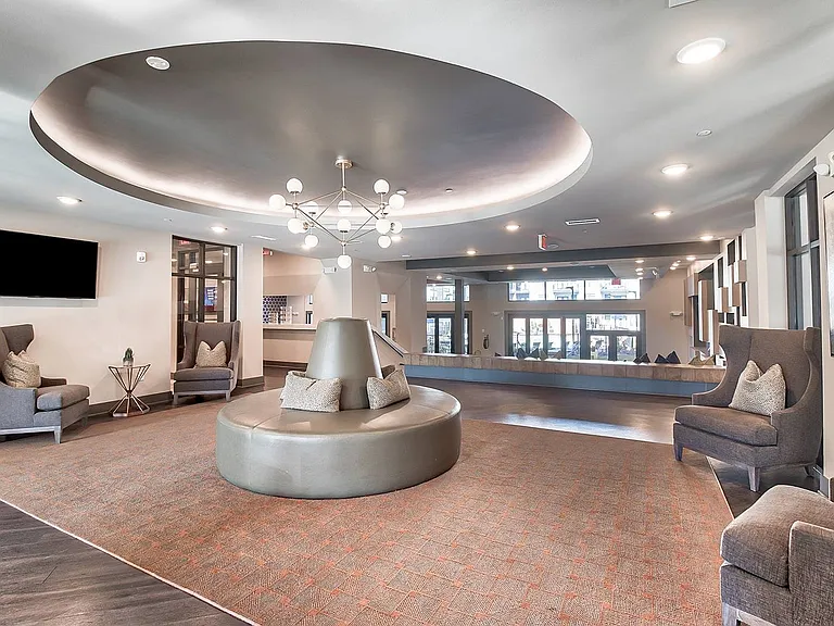 Our community features onsite street-level boutique retail shops, restaurants and services