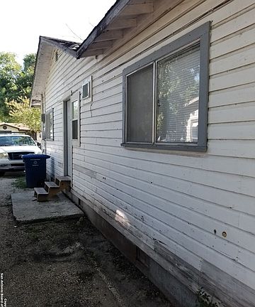 3rd image of 943 Keats St