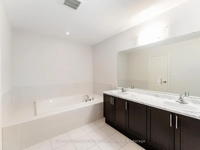 84 Fortis Cres — Photo 23