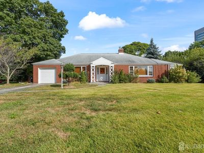 2 Naricon Pl, East Brunswick, NJ, 08816