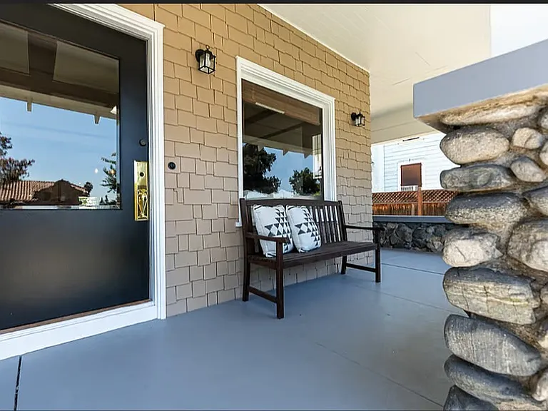 125 E Alvarado St — Photo 34