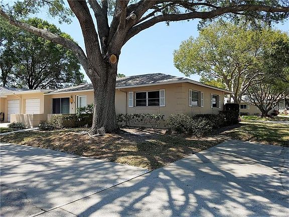 2nd image of 1609 Berwick Ct