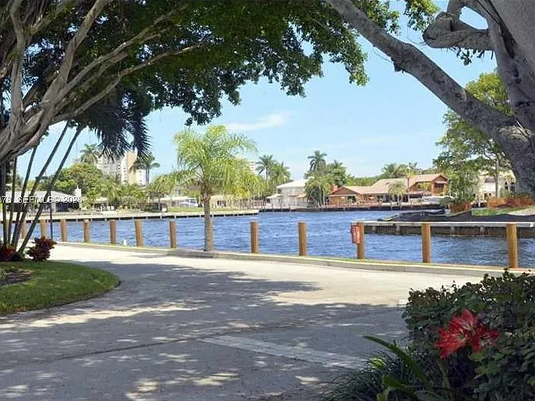 6207 Bay Club Dr #1 — Photo 20