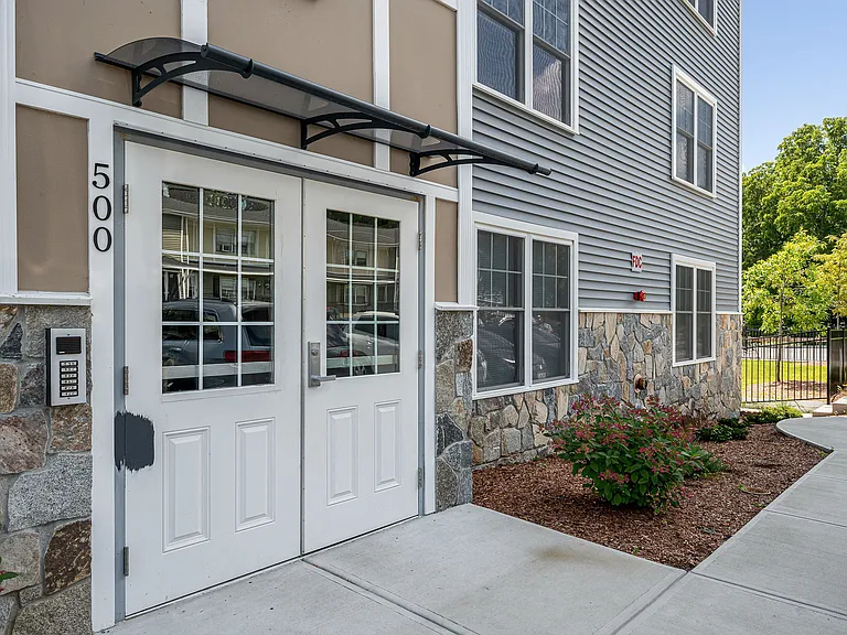 Princeton Court Apartments — Photo 26