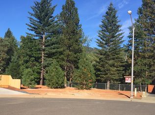 125 Sanger Ln, Cave Junction, OR 97523