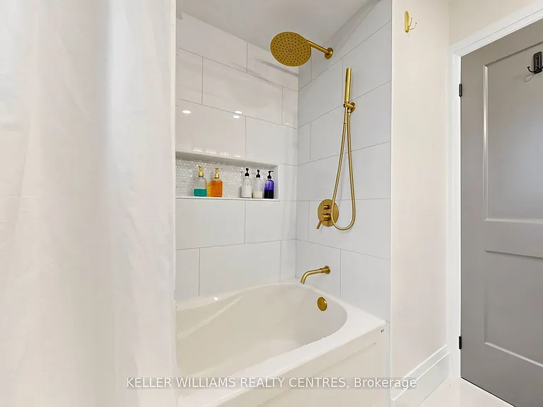 29 Bronte Cres #UPPER — Photo 21