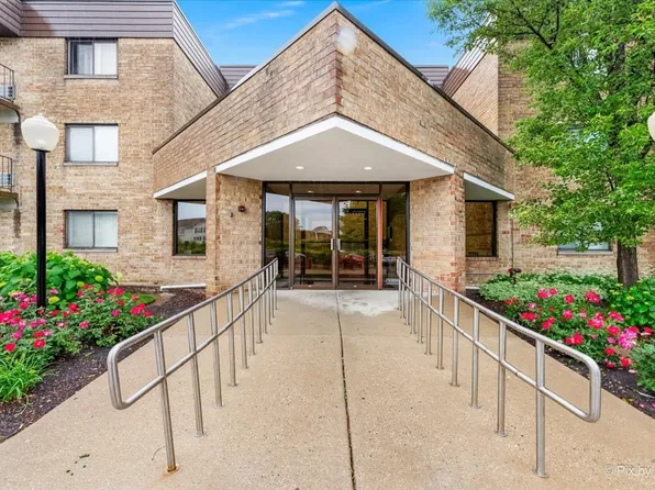 5550 Astor Ln APT 119, Rolling Meadows, IL 60008