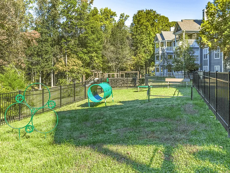 Elan at Mallard Creek Apartment Homes — Photo 35