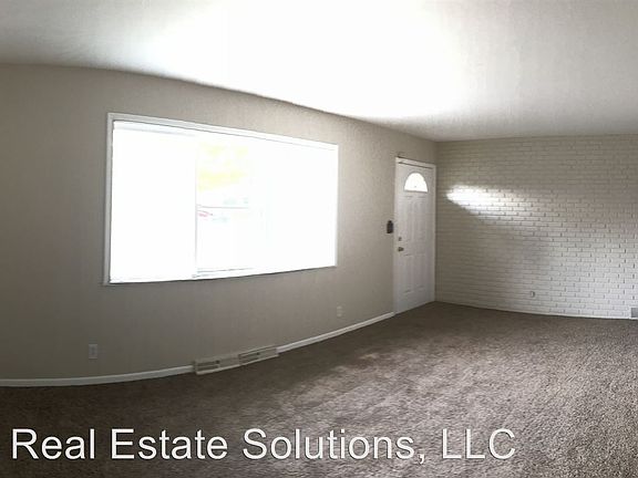 3rd image of 1619 N Graham Ave