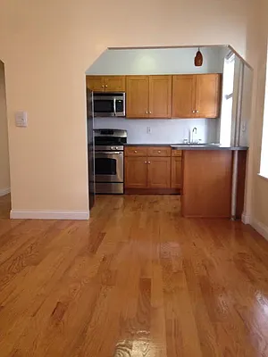 Rented by Lang Realty LLC | media 32