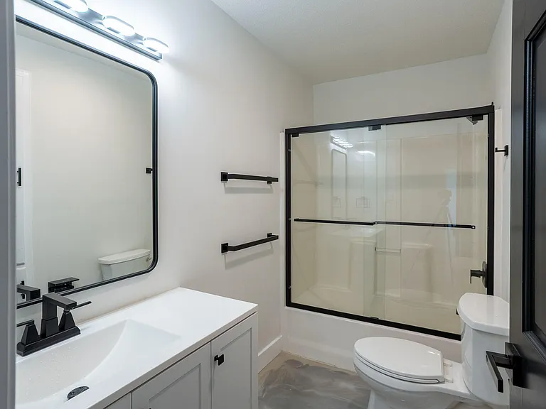 2301 Grant Ln — Photo 22