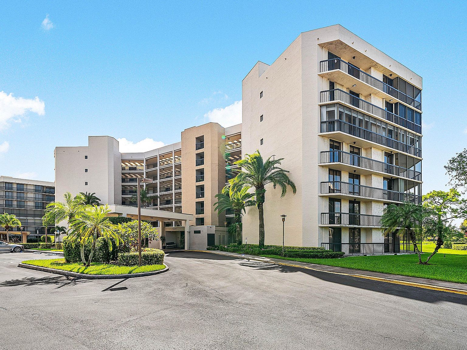 5279 Fountains Drive S #405