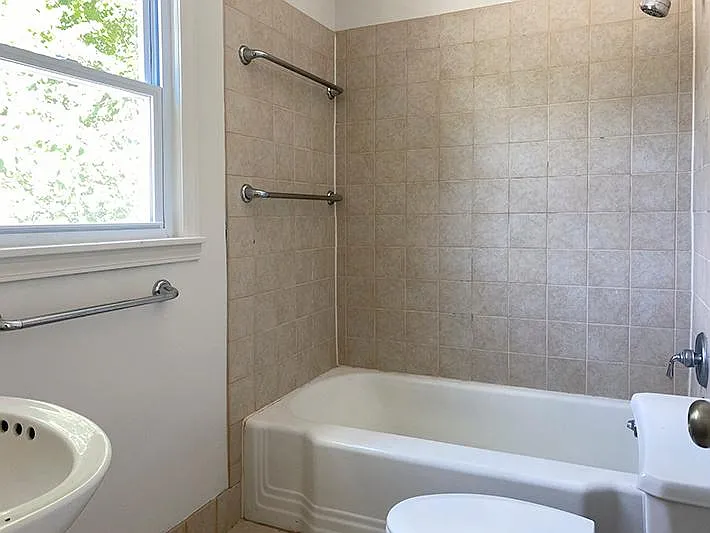 8321 Belleview Ave — Photo 16