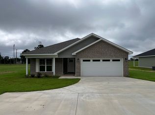 718 N John St, New Brockton, AL 36351