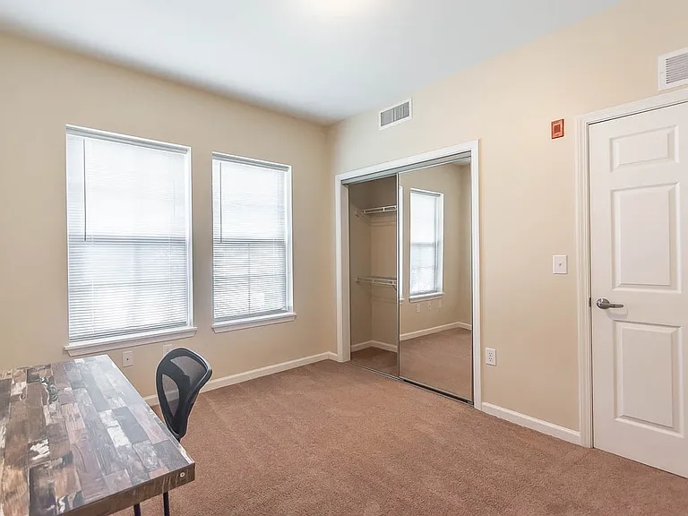 East Bay II Apartments — Photo 39