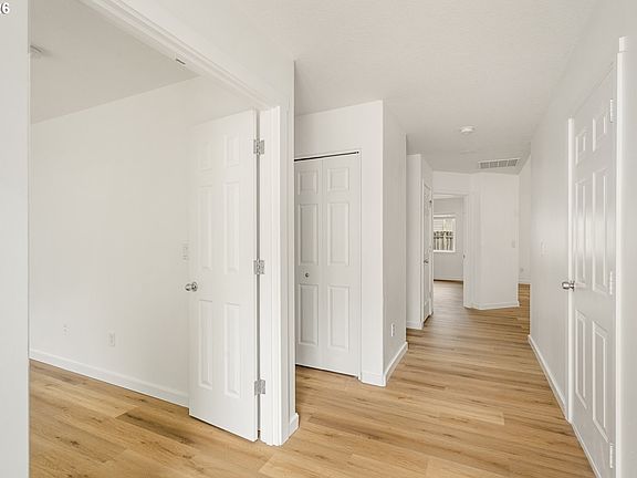 5th image of 915 NE Mariners Loop