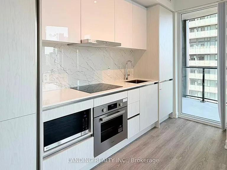 180 Front St E #2110 — Photo 4