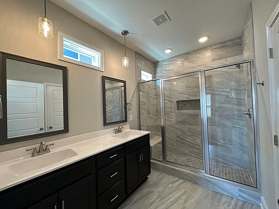 4th image of 2621 Rafiki Dr