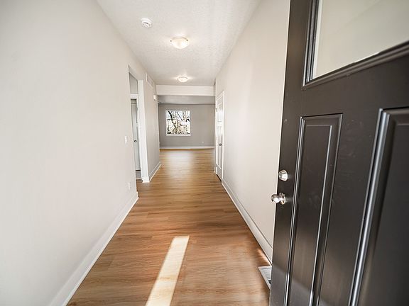 2nd image of 1017 2nd St NE