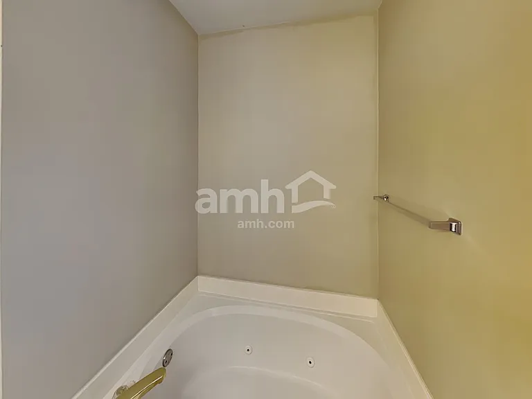 2702 Camden Ct — Photo 10