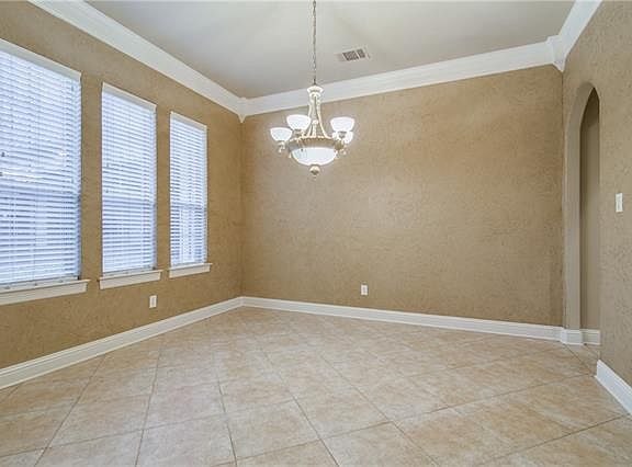 5th image of 151 Oxford Dr