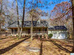 221 Ghost Hill Rd, Trinity, AL 35673
