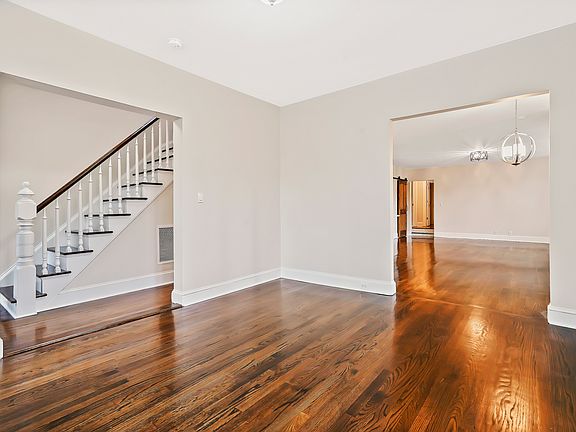 5th image of 62 Lafayette Pl