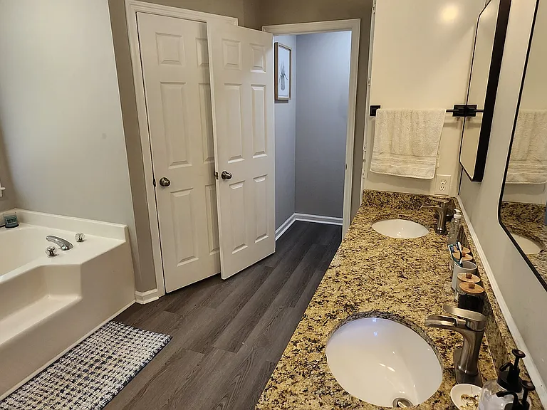 6725 Stone Creek Ct — Photo 13