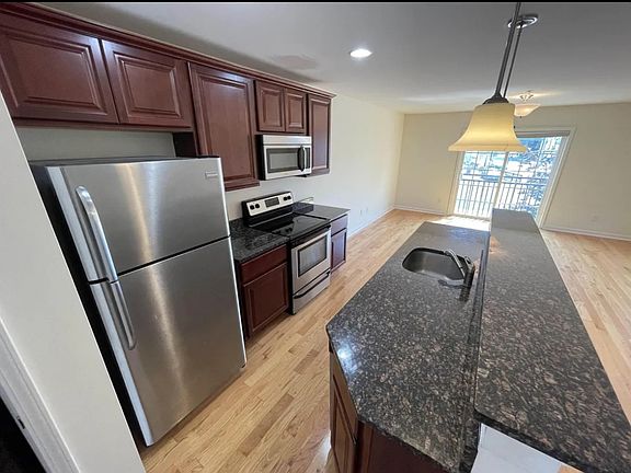 2nd image of 1001 Barrett St #1011