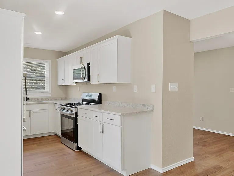 2506 Hillsboro Ave — Photo 12