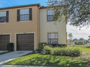 2616 Edgewater Falls Dr, Brandon, FL 33511