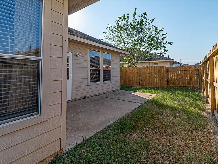7431 Riven Oaks Ct — Photo 47