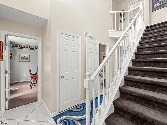 3rd image of 454 Golden Russett Blvd