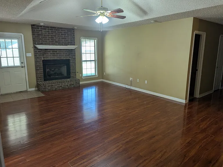 2750 Bowman Ln — Photo 4