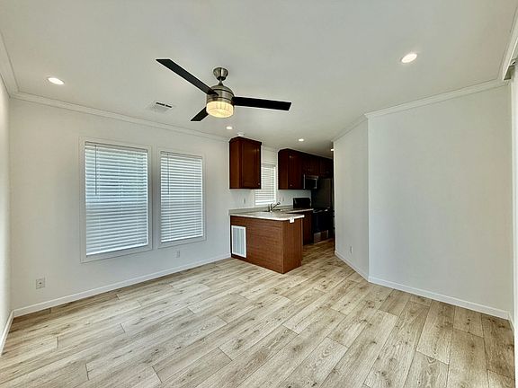 3rd image of 1250 Lakeview Dr #50