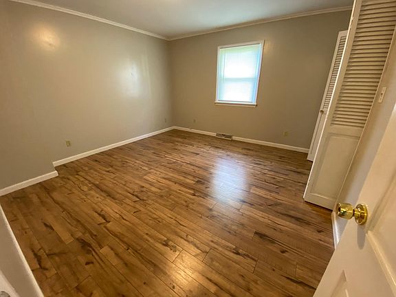 5th image of 1015 N Johnson St