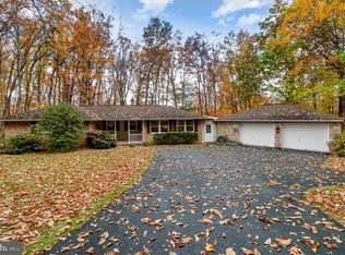1338 Swope Dr, Boiling Springs, PA 17007