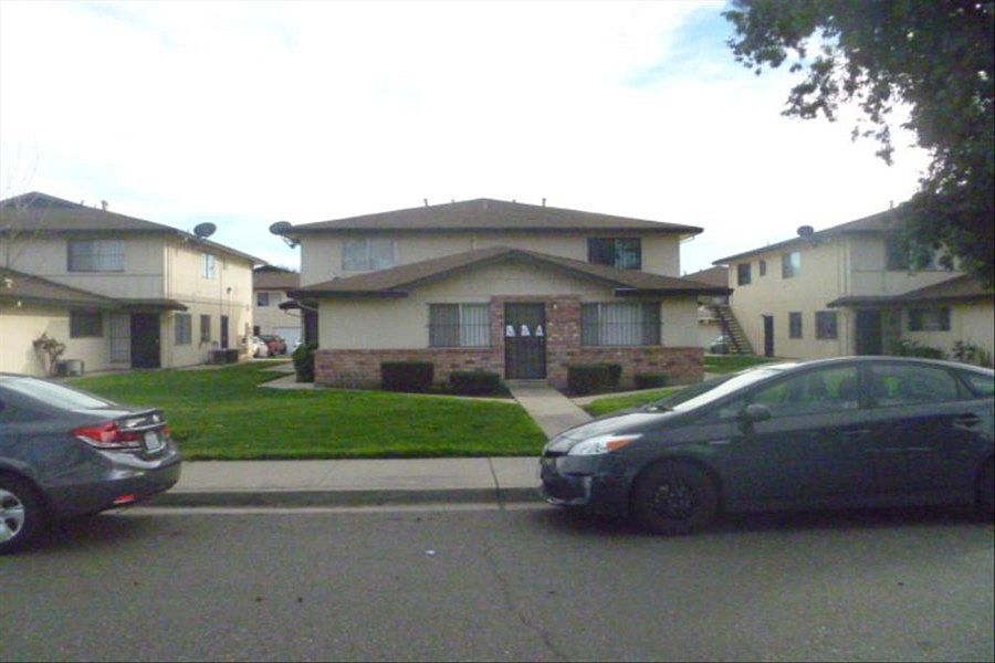 1st image of 2924 Peachtree Dr Unit 1