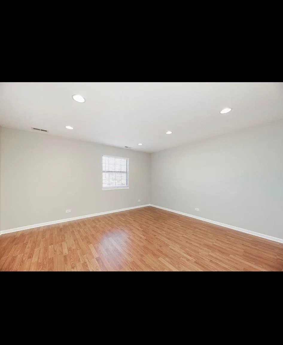 78 N Victoria Ln — Photo 2