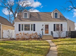 364 S Hawthorne Ave, Elmhurst, IL 60126