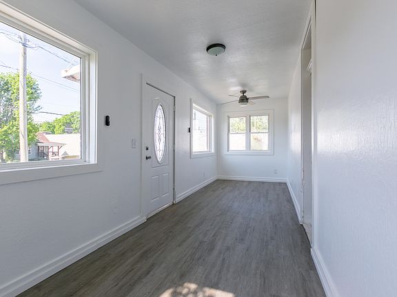 3rd image of 2121 W College Street
