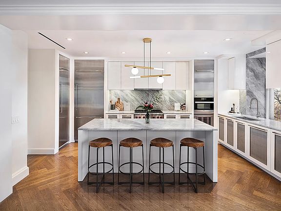 3rd image of 344 W 72nd St APT 301